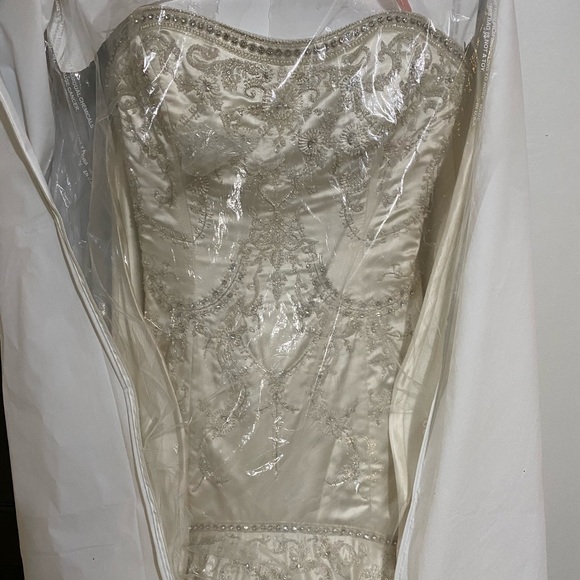 Christine’s Wedding dress on Bling Empire - Picture 6 of 13